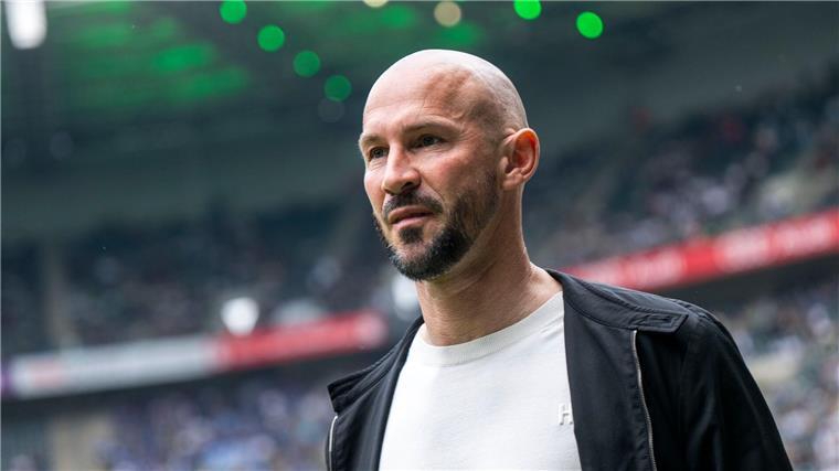 Christian Ilzer von der TSG 1899 Hoffenheim amüsiert sich über die Spekulationen zu einem möglichen Nachfolger.