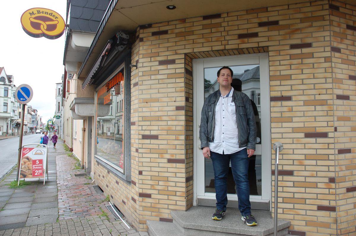 Gegen den Trend: In Nordenham macht sich ein neuer Bäcker selbstständig Christian Möhler wird im 14. August in der Hansingstraße die bisherige Bäckerei Bender in Christians Backstube verwandeln.