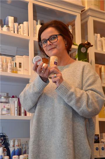 Christiane Lampert, Inhaberin von „absolut schön“ berät ihre Kunden in Sachen Naturkosmetik. 