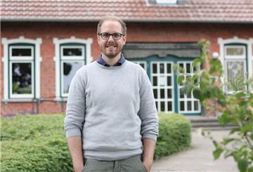 Christoffer Klemme ist neuer Pastor in Kirchtimke. Am 1. Juli hat der 29-Jährige seinen Probedienst in der St.-Lambertus-Kirchengemeinde angetreten. Am Sonntag findet der erste Gottesdienst unter seiner Leitung statt.