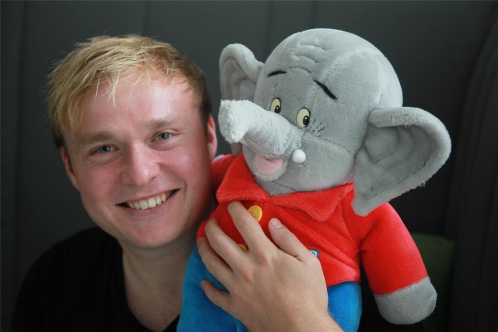 Christoph Reiprich: Benjamin Blümchen habe ich von meinem Onkel zu meiner Geburt geschenkt bekommen. Während alle anderen Kuscheltiere nach und nach entsorgt wurden, konnte ich mich von dem Elefanten nicht trennen. Vor sieben Jahren habe ich Benjamin Blümchen meiner kleinen Schwester gegeben. Somit ist er seit 28 Jahren im Familienbesitz.