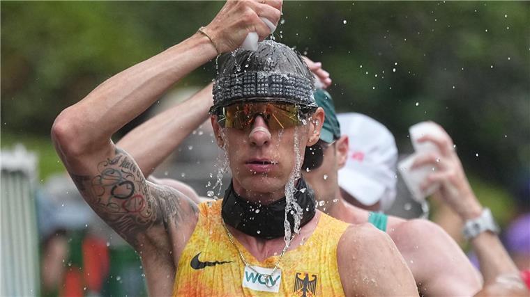 Tränen bei Geher Hilbert: Froh, noch am Leben zu sein Christopher Linke belegte über die 35 Kilometer im Gehen den 14. Platz.