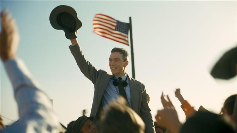 „Barbie“ und Sandra Hüller auf Golden-Globe-Kurs Cillian Murphy als J. Robert Oppenheimer in einer Szene aus „Oppenheimer“.