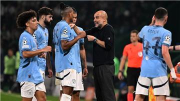 City-Coach Pep Guardiola und seine Spieler haben nach der dritten Niederlage einiges zu besprechen. 