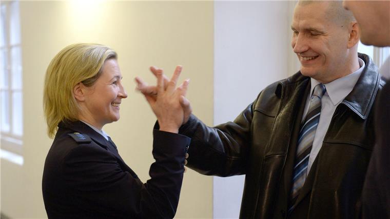 Pechsteins Prozess um Millionen und ihren Ruf Claudia Pechstein und ihr Lebensgefährte Matthias Große feiern einen juristischen Erfolg.