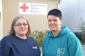 Claudia Stöllger (rechts) und Beatrix Luthien sind die neuen Leiterinnen des Tarmstedter Jugendrotkreuzes. Sie laden Kinder für Donnerstag, 9. Januar, zum Reinschnuppern ein. 