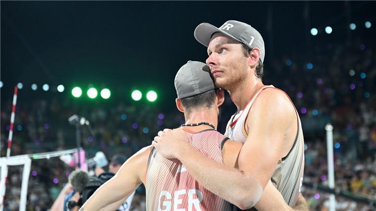 Clemens Wickler (l) und Nils Ehlers zeigten sich enttäuscht über ihren Auftritt im Finale.