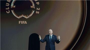 Club-WM: FIFA-Präsident Gianni Infantino spricht während der Auslosung für das Großevent.