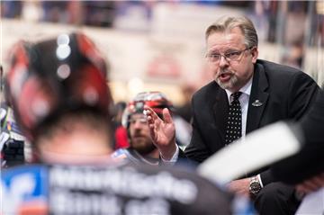 Coach Jari Pasanen muss mit seinen Iserlohn Roosters am Sonntag in Bremerhaven antreten.