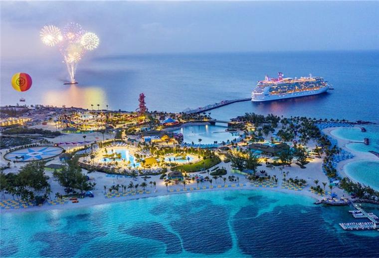 „Mein Schiff 1“: Traumreise in die Karibik ab Bremerhaven? Cococay - die Privatinsel liegt in der Karibik.