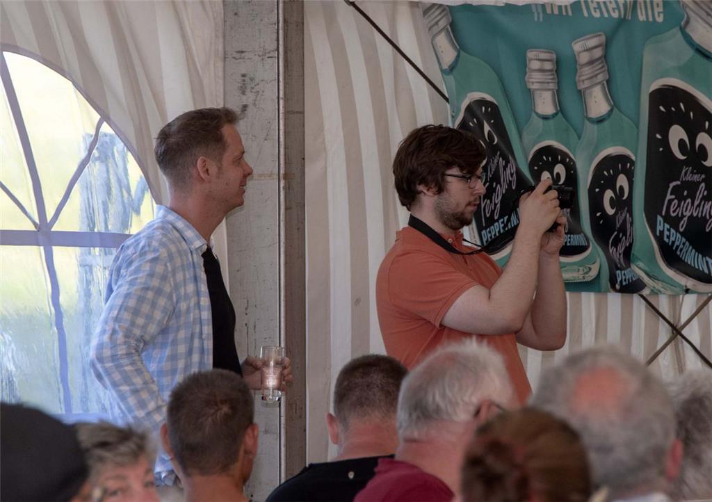 Comedian Marco Brüser war so heiser, dass er nicht auftreten konnte. Er versprac...