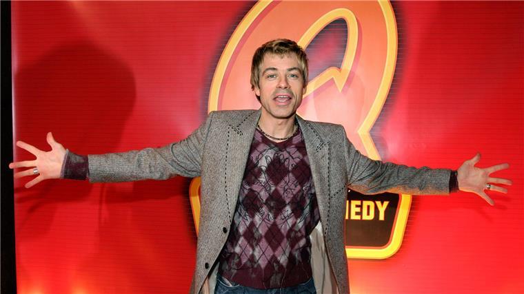 Comedian Michael Mittermeier im Jahr 2006 in Hamburg vor dem Quatsch Comedy Club im Cafe Keese.
