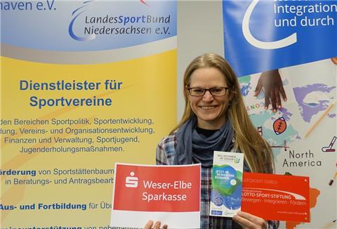 Conny Nottrodt von der „Koordinierungsstelle Integration im und durch Sport“ beim Kreissportbund, freut sich über die finanzielle Unterstützung.