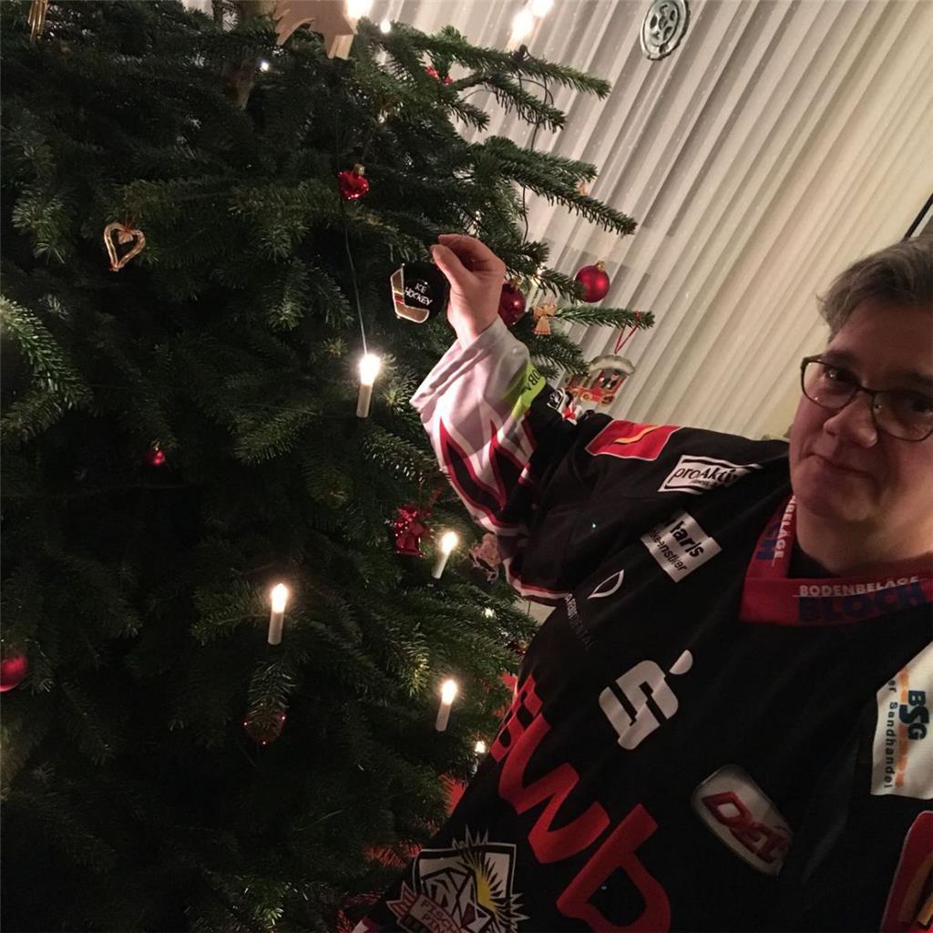 Constanze Voos schreibt: &quot;Weihnachtliche Grüße an alle Fischtown-Fans und e...