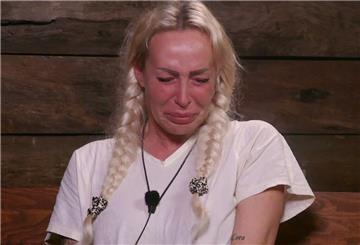 Cora Schumacher kämpfte mit den Tränen. Sie hat das Dschungelcamp vorzeitig verlassen. Die Gründe dafür, können allerdings nicht alle nachvollziehen.