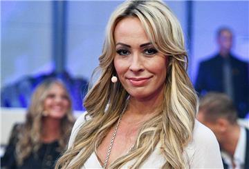 Cora Schumacher steht bei der Sat.1 Show „Promi Big Brother 2018“ im Studio.