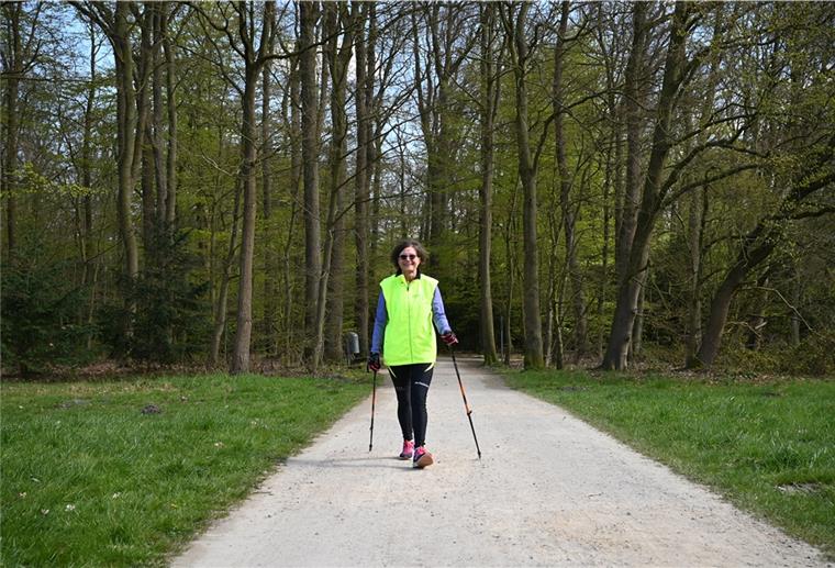 Corinna Busch beim Walking im Bürgerpark.