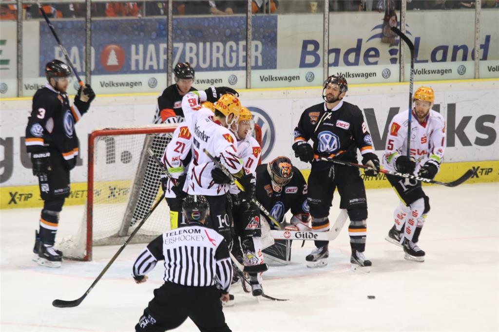 Cory Quirk trifft im Powerplay zum zwischenzeitlichen 2:0.