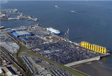 Cuxhaven- Cuxport 18.10.18 Luftfoto Scheer