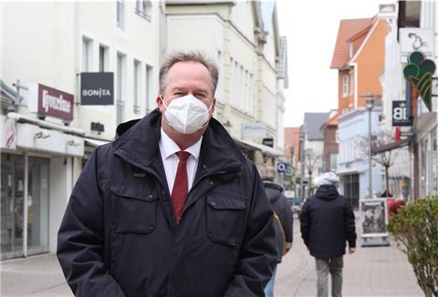 Cuxhavens Oberbürgermeister Uwe Santjer stellt sich auf einen Start des Modellversuchs ab dem 15. April ein.