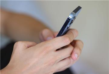 Cybermobbing ist Mobbing, das im Internet ausgetragen wird.