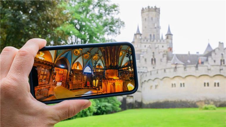 Virtueller Rundgang soll Schloss Marienburg erlebbar machen Da das Schloss Marienburg derzeit wegen Sanierungsarbeiten für Besucher geschlossen ist, wird in Zukunft ein virtueller Rundgang durch das Schloss angeboten.