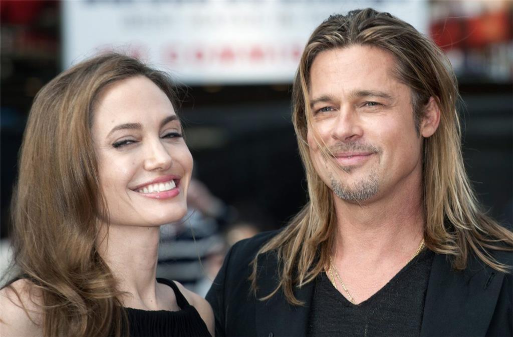 Da trug auch Brad Pitt seine Haare offen.