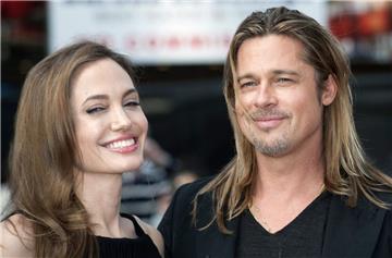 Da trug auch Brad Pitt seine Haare offen.