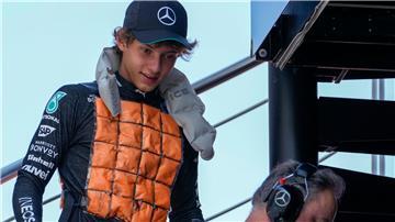 Da war noch alles in Ordnung, Wenig später crashte Antonelli den Mercedes. 