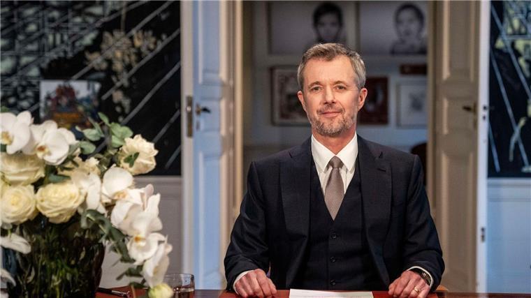 Dänemarks König Frederik meistert erste Neujahrsansprache Dänemarks neuer König Frederik hat erstmals eine Neujahrsansprache an sein Volk gehalten.