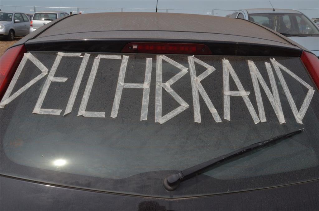 Damit auch jeder bei der Hinfahrt wusste, wohin die Reise gehen soll. 