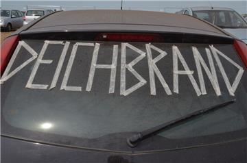 Damit auch jeder bei der Hinfahrt wusste, wohin die Reise gehen soll. 