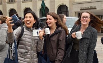 Dan-Chi Tran, Eva Pisall und Laura Wolters gehören zu den neuen Gesichtern an der Hochschule Bremerhaven.