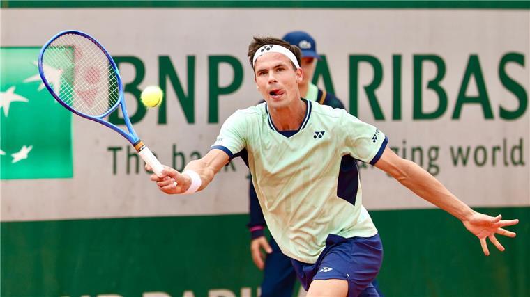 Erstrunden-Aus für Tennisprofi Altmaier in Halle Daniel Altmaier ist in Halle bereits in der ersten Runde ausgeschieden.