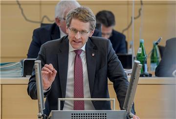 Daniel Günther (CDU), Ministerpräsident von Schleswig-Holstein, will die Osterferien noch nicht abschreiben.