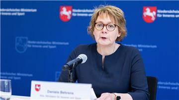 Daniela Behrens (SPD), Innenministerin, spricht bei der Vorstellung des Verfassungsschutzberichts.