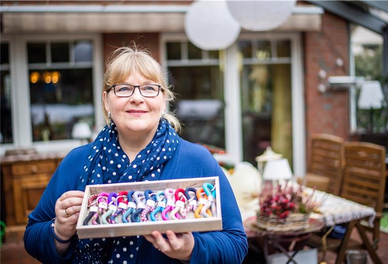Selfmade Schlüsseanhänger aus Segeltau Daniela Fahr (53) aus Bad Bederkesa macht Hobby zum Beruf und verarbeitet buntes Segeltau zum Beispiel zu Schlüsselanhängern.