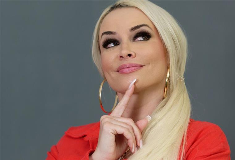 Daniela Katzenberger gibt die Farbwahl ihrer Tochter zu denken.