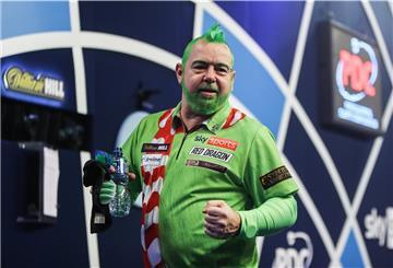 Darts-Profi Peter Wright (Bild) lieferte sich ein heftiges Wortgefecht mit seinem Kontrahenten Adrian Lewis.