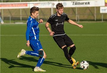 Das 1:0 für die JSG 1. FC Nordenham/TSV Abbehausen erziele Luca Köchel (rechts).