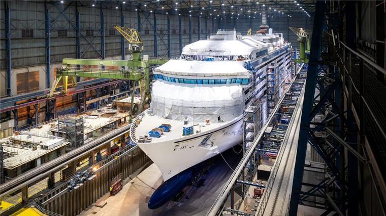 Das 230 Meter lange LNG-Kreuzfahrtschiff „Asuka III“ ist speziell für den japanischen Markt gebaut worden.