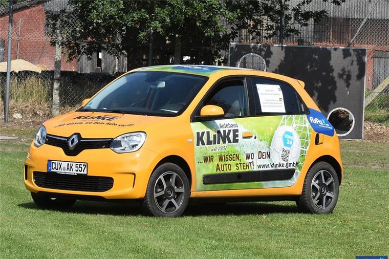 Aktionsauto am Samstag in Hambergen Das Aktionsauto steht jede Woche auf einem anderen Fußballplatz.