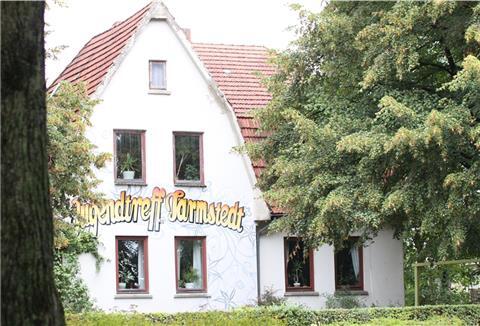 Das Alte Doktorhaus in Tarmstedt ist ein Treffpunkt für Kinder und Jugendliche. Weil die Schule nebenan einen Parkplatz braucht, soll es abgerissen werden.