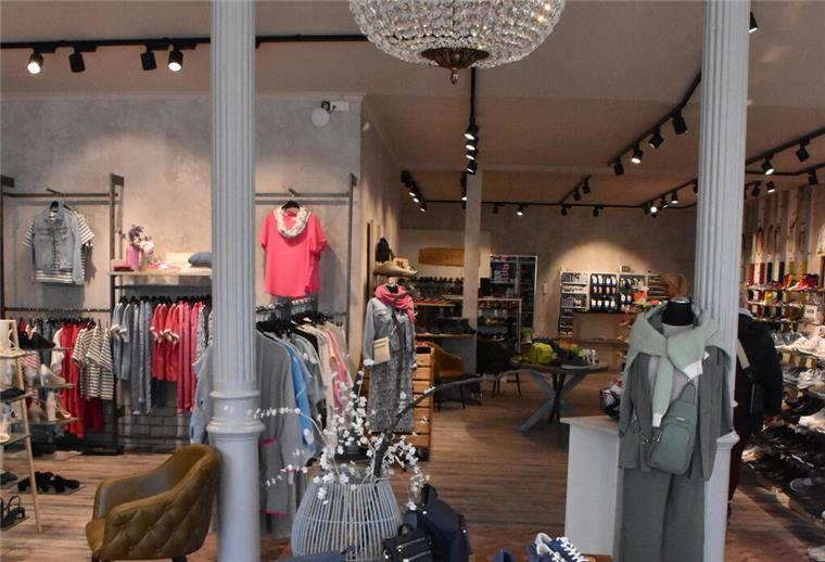 Große Expansion des Schuhhauses Fasting Schuhmoden Fasting