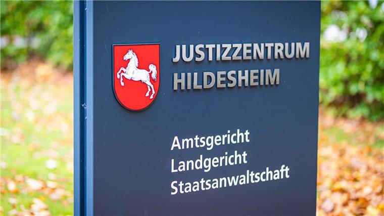 Getötete 40-Jährige: Tatverdächtiger in U-Haft Das Amtsgericht Hildesheim hat auf Antrag der Staatsanwaltschaft Untersuchungshaftbefehl gegen den Tatverdächtigen erlassen. (S<mbolbild)