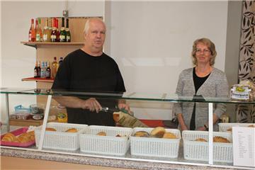 Das Angebot von Harri Wilhelms und seiner Ehefrau Birgit  kommt in Wehdel an.