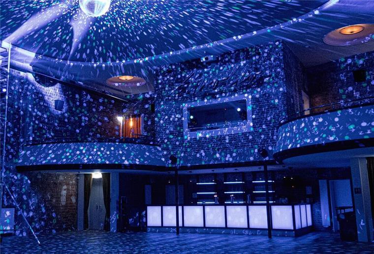 90er-Jahre-Feeling im Bremerhavener Apollo Kino Blick ins Apollo