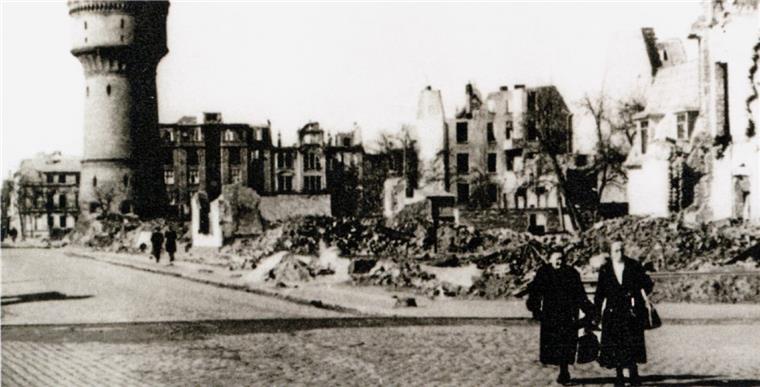 Das Archivbild zeigt das zerstörte Geestemünde.