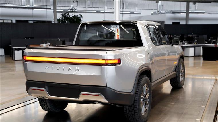 VW will Milliarden in Elektroauto- Firma Rivian stecken Das Archivbild zeigt einen Rivian R1T in Plymouth, Michigan.