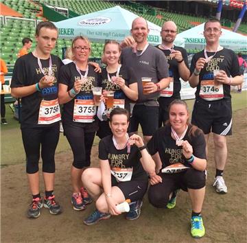 Das Astro-Team mit Michael Klotzbier nach dem "B2run" Lauf in 
Bremen. 